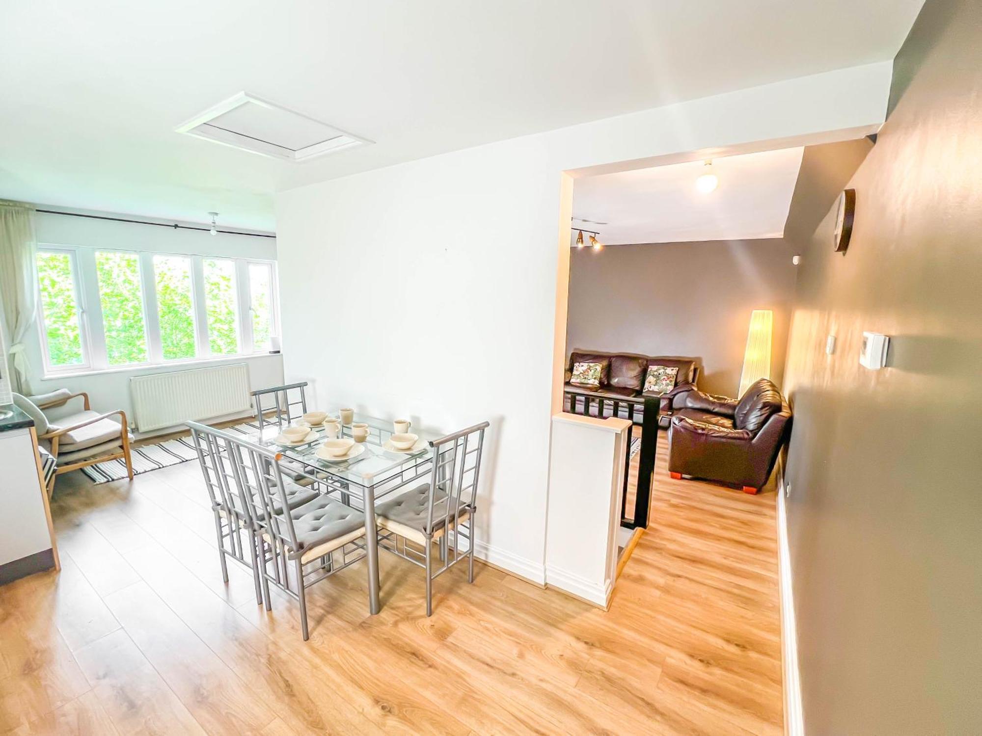 2 Bed - 2 Bath - Duplex Apartment Next To Lbu-Headingley Centre-Ycc Arena-Families-Relocators Meanwood Bagian luar foto