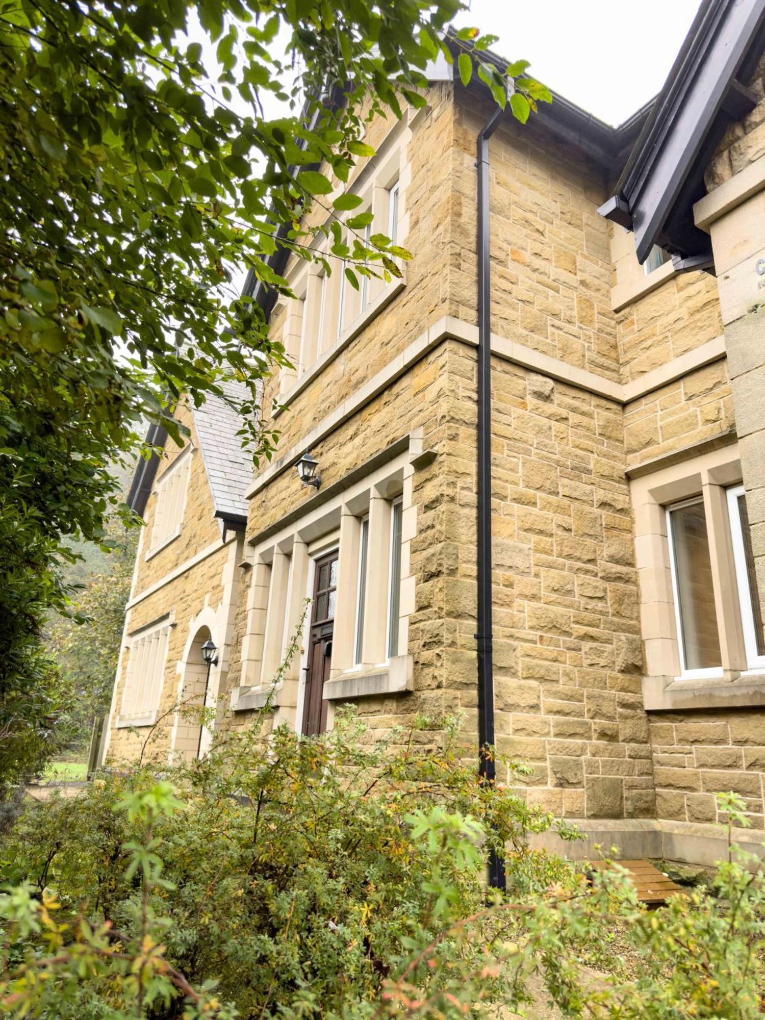 2 Bed - 2 Bath - Duplex Apartment Next To Lbu-Headingley Centre-Ycc Arena-Families-Relocators Meanwood Bagian luar foto